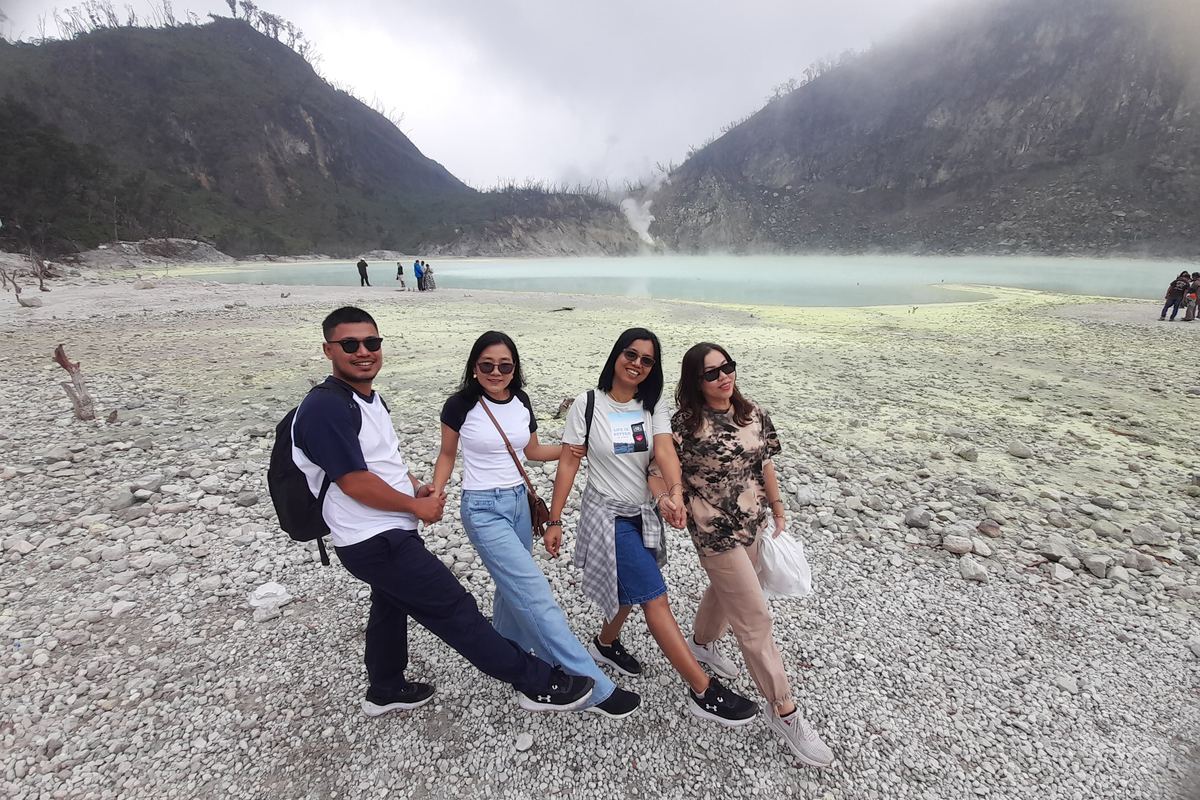 चिविदे में कावाह पुतिह की फ़िरोज़ी झील
