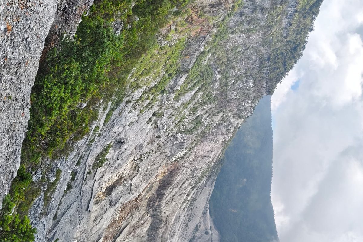 लेम्बांग में तांगकुबन पराहू ज्वालामुखी